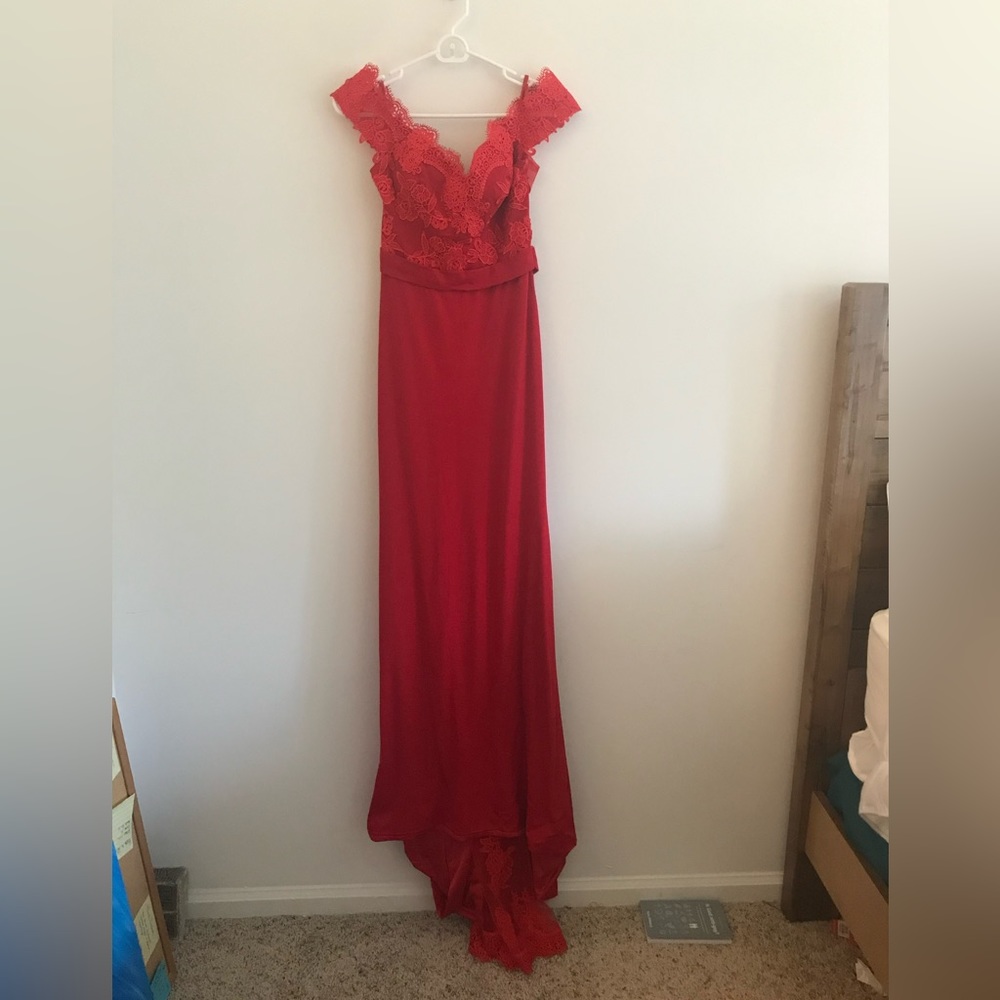 Honey Qiao Red Floor Length Formal Gown with Lace Top (size 6)